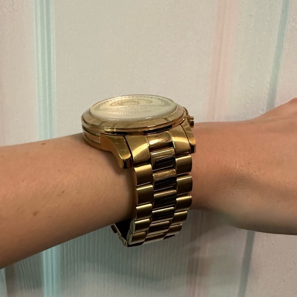 Michael Kors Watch - Picture 3 of 5